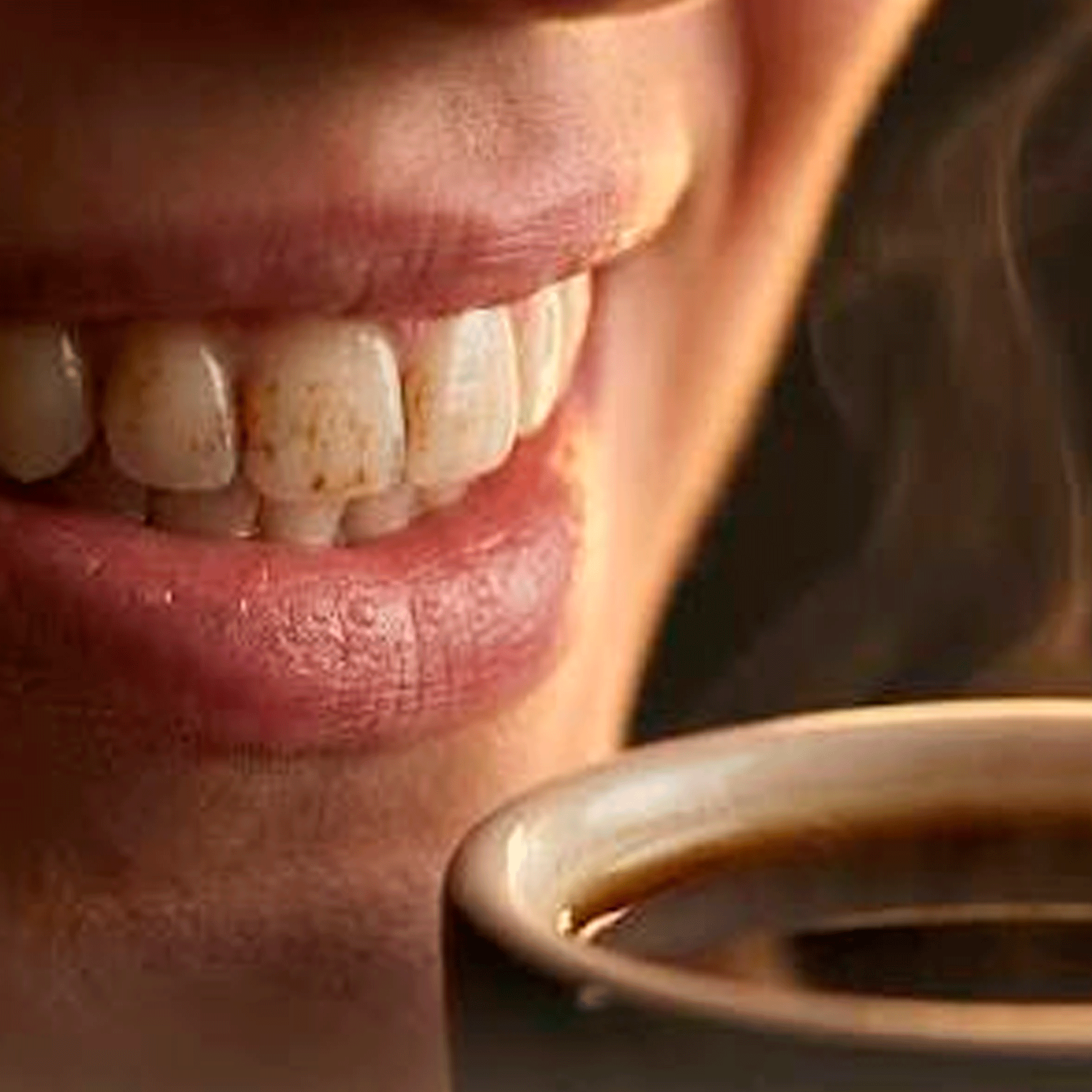 Dientes con manchas de café